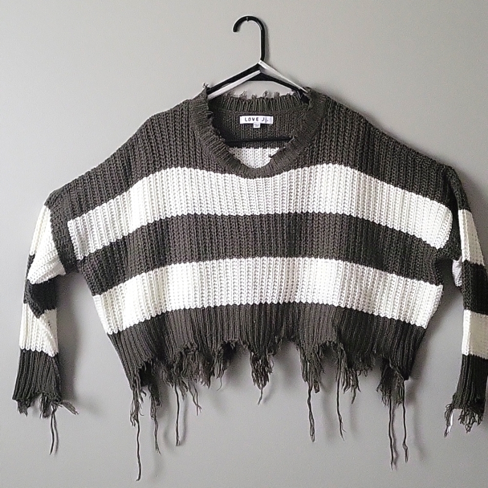 Baggy cropped sweater